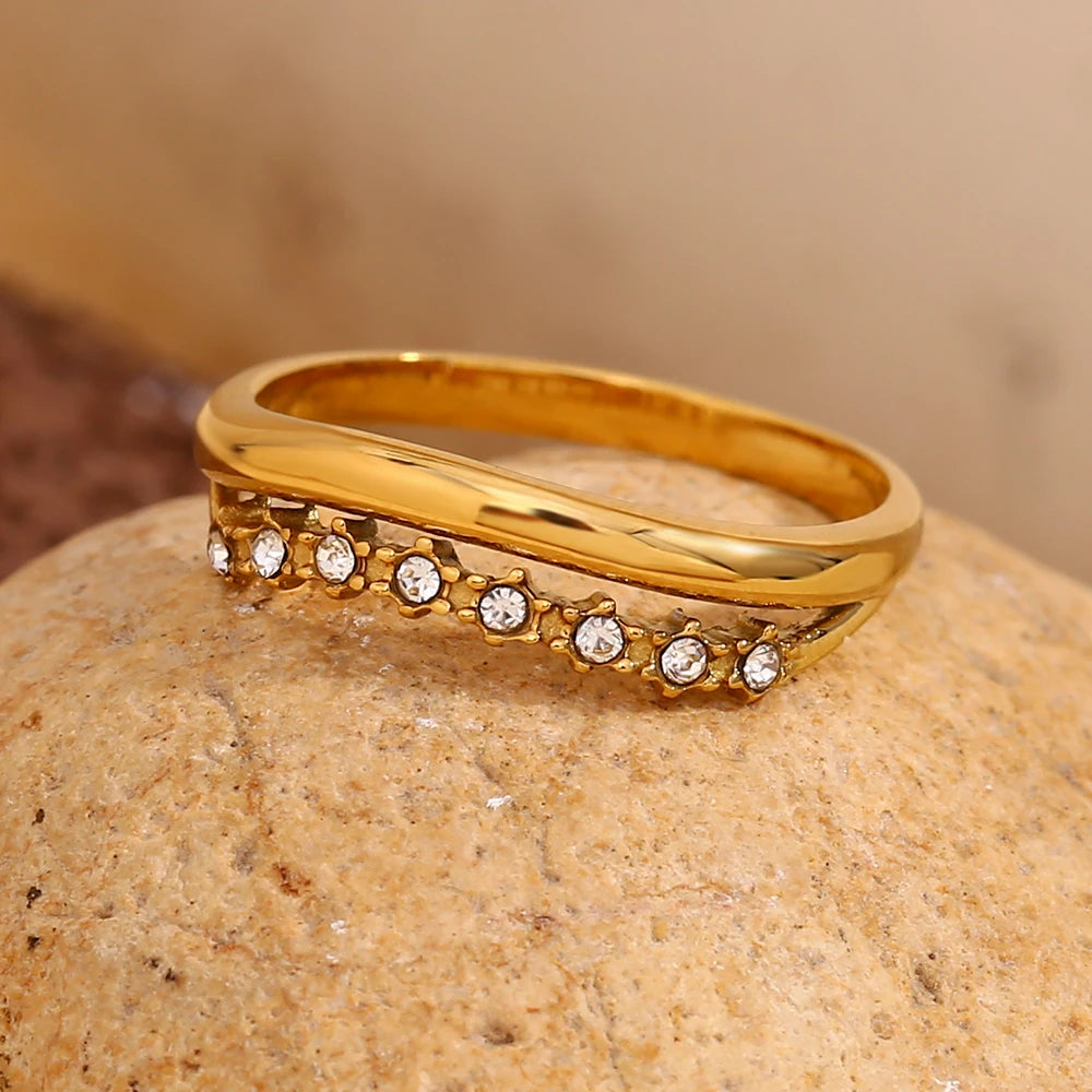 Elegant Gold Plated Bridal Rings with Rhinestones
