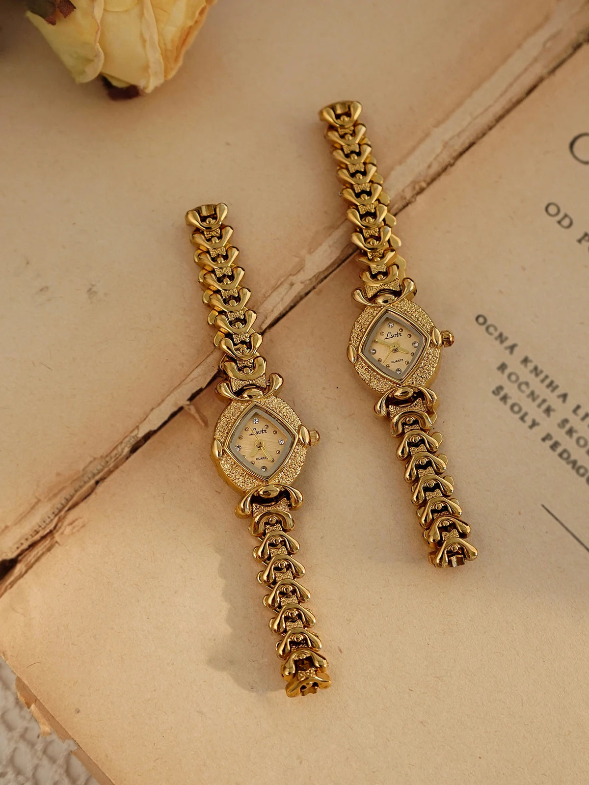 French Retro Quartz Watch