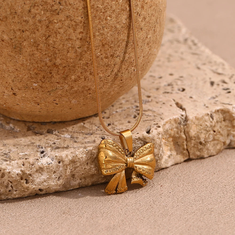 Charming Bowknot Necklace